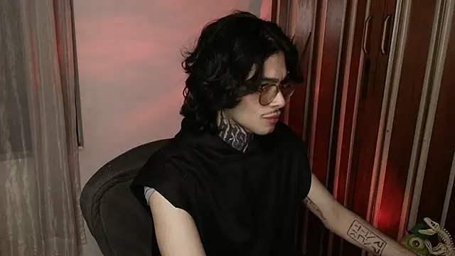 Snapshot of Mihail_leroy chatting on July 2026 12:59:01 AM Mihail leroy online show from July 2026 12:59:01 AM