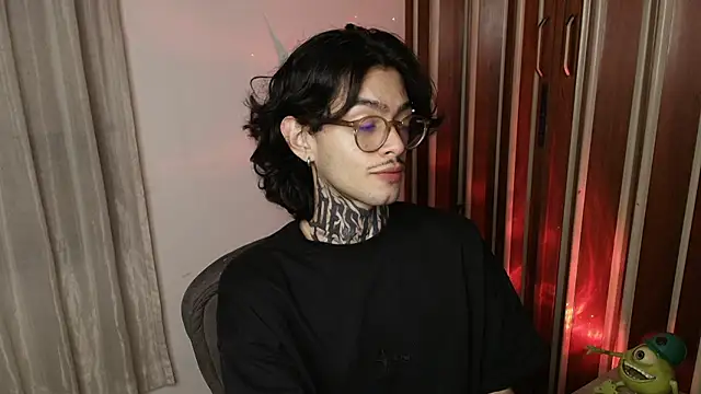 Snapshot of Mihail_leroy chatting on July 2026 02:07:02 AM Mihail leroy online show from July 2026 02:07:02 AM
