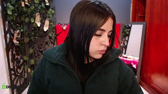 sofi lara28 online show from February 2026 01:29:02 PM