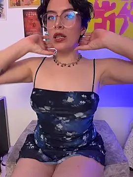 Snapshot of Katheerine chatting on November 2025 01:06:01 AM Katheerine online show from November 2025 01:06:01 AM