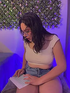 Snapshot of Katheerine chatting on November 2025 12:54:02 AM Katheerine online show from November 2025 12:54:02 AM