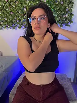 Snapshot of Katheerine chatting on December 2025 01:02:02 AM Katheerine online show from December 2025 01:02:02 AM