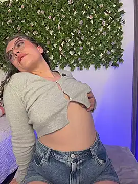 Snapshot of Katheerine chatting on January 2026 01:09:02 AM Katheerine online show from January 2026 01:09:02 AM