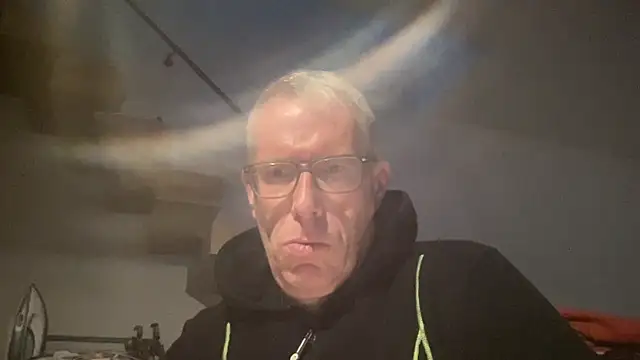 choupipat1 online show from October 2025 05:35:02 AM