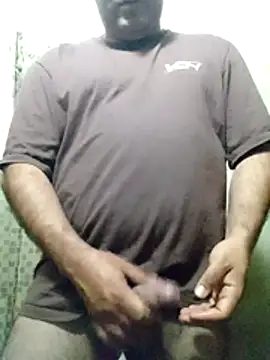 Snapshot of CurableMow chatting on October 2025 06:04:01 PM CurableMow online show from October 2025 06:04:01 PM