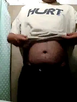 Snapshot of CurableMow chatting on April 2026 11:59:01 AM CurableMow online show from April 2026 11:59:01 AM