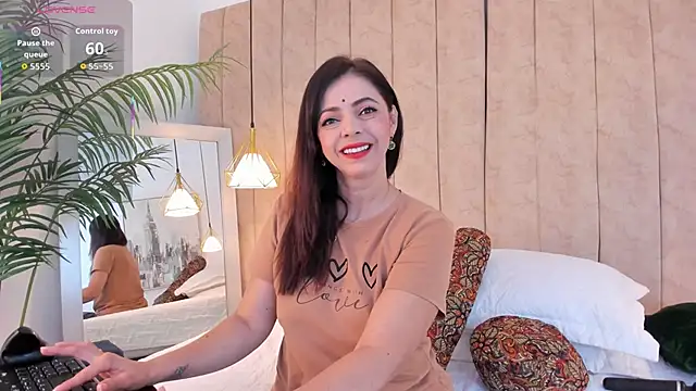 Snapshot of Anantaa_ chatting on December 2025 11:37:01 AM Anantaa online show from December 2025 11:37:01 AM