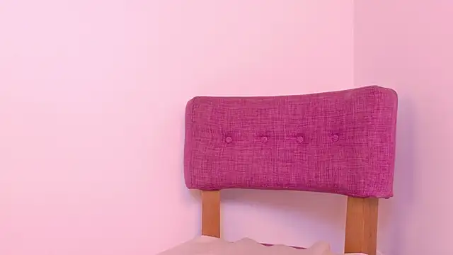 Snapshot of KITY_HILL chatting on December 2025 04:51:02 AM KITY HILL online show from December 2025 04:51:02 AM