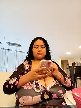 Snapshot of KITY_HILL chatting on April 2026 02:01:01 AM KITY HILL online show from April 2026 02:01:01 AM