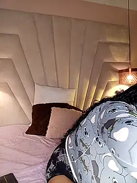 Snapshot of KITY_HILL chatting on April 2026 02:55:01 AM KITY HILL online show from April 2026 02:55:01 AM