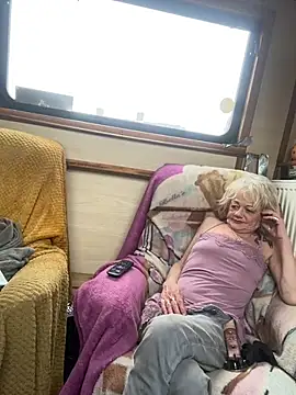 ladyboatlady online show from February 2026 04:16:01 PM