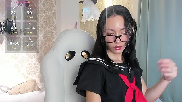 LilyThea online show from October 2025 08:53:02 PM