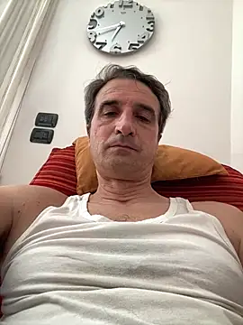 Snapshot of sasatimido chatting on June 2026 04:43:01 PM sasatimido online show from June 2026 04:43:01 PM