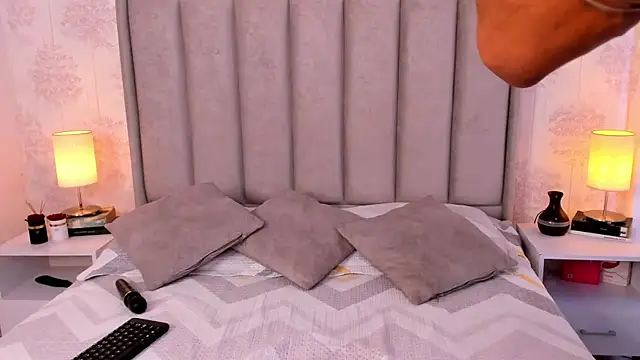 ShaynaHosk online show from May 2026 03:45:02 AM