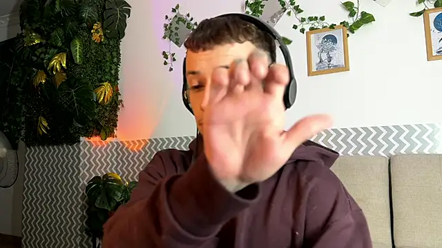 Neythancooper online show from November 2025 01:44:01 AM