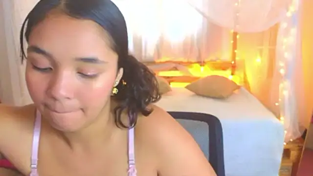 loreaniss online show from November 2025 02:16:02 PM