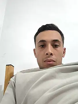 Naymik911 online show from November 2025 11:05:02 PM