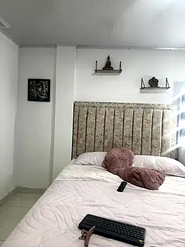 EmiilyEvans  online show from November 2025 10:32:02 PM