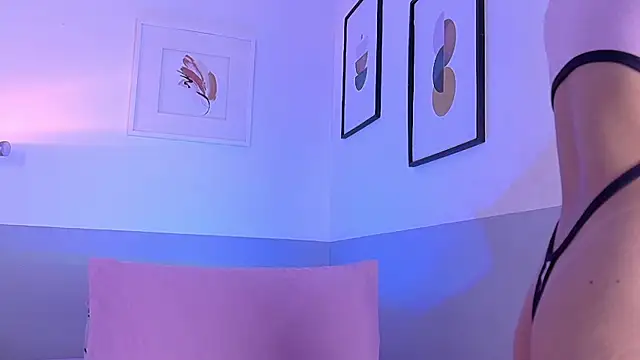 cutepetitee online show from February 2026 07:43:02 PM