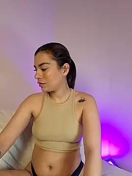 Snapshot of AmaiaSalvatore chatting on December 2025 11:32:01 PM AmaiaSalvatore online show from December 2025 11:32:01 PM