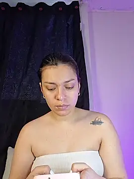 AmaiaSalvatore online show from May 2026 09:44:02 PM