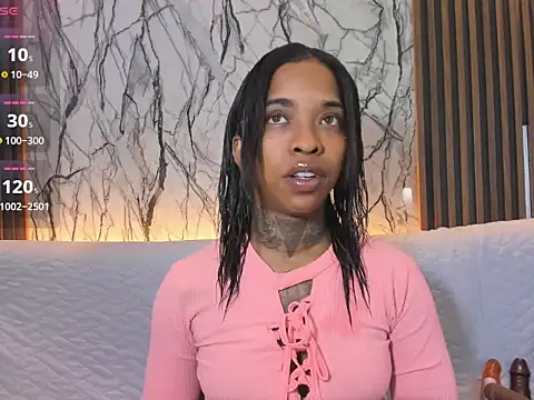 Snapshot of Pauline_Fox chatting on January 2026 10:52:01 PM Pauline Fox online show from January 2026 10:52:01 PM