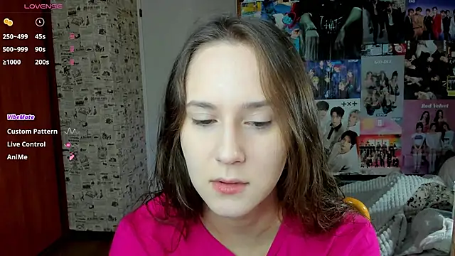 Snapshot of LucyRose3 chatting on October 2025 01:22:02 PM LucyRose3 online show from October 2025 01:22:02 PM