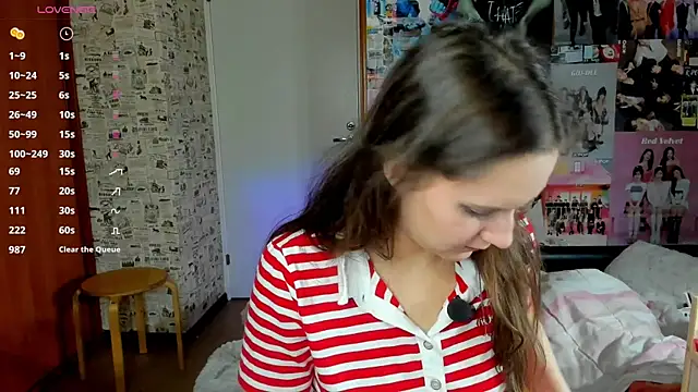 Snapshot of LucyRose3 chatting on October 2025 04:11:01 PM LucyRose3 online show from October 2025 04:11:01 PM