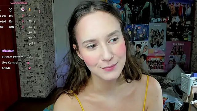 Snapshot of LucyRose3 chatting on October 2025 03:13:02 PM LucyRose3 online show from October 2025 03:13:02 PM