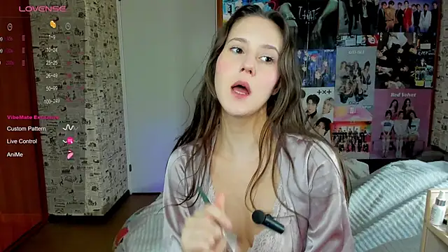 Snapshot of LucyRose3 chatting on November 2025 05:31:02 AM LucyRose3 online show from November 2025 05:31:02 AM