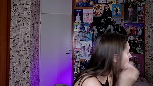 Snapshot of LucyRose3 chatting on November 2025 04:45:02 AM LucyRose3 online show from November 2025 04:45:02 AM