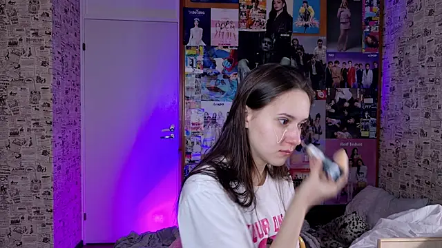 Snapshot of LucyRose3 chatting on November 2025 04:45:02 AM LucyRose3 online show from November 2025 04:45:02 AM