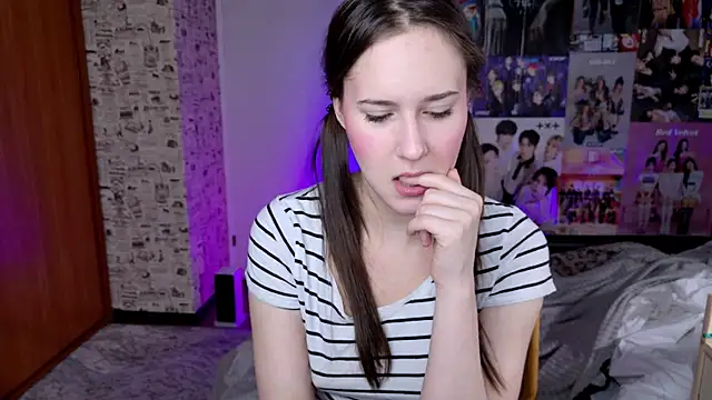 Snapshot of LucyRose3 chatting on November 2025 04:08:02 PM LucyRose3 online show from November 2025 04:08:02 PM