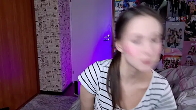 Snapshot of LucyRose3 chatting on November 2025 02:19:01 PM LucyRose3 online show from November 2025 02:19:01 PM