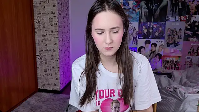 Snapshot of LucyRose3 chatting on December 2025 02:11:01 PM LucyRose3 online show from December 2025 02:11:01 PM