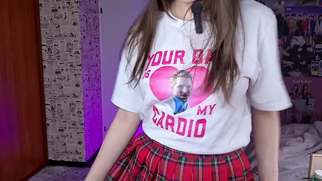 Snapshot of LucyRose3 chatting on December 2025 03:56:01 AM LucyRose3 online show from December 2025 03:56:01 AM