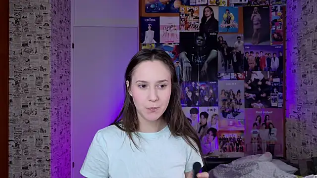 Snapshot of LucyRose3 chatting on December 2025 04:42:02 AM LucyRose3 online show from December 2025 04:42:02 AM