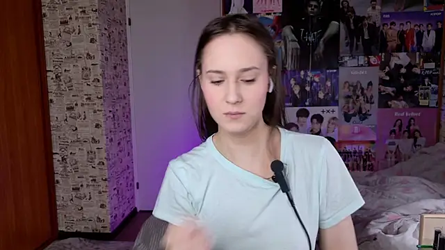 Snapshot of LucyRose3 chatting on December 2025 03:48:01 AM LucyRose3 online show from December 2025 03:48:01 AM