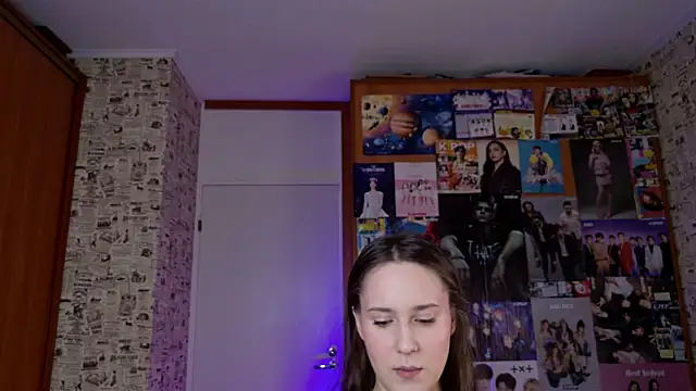 Snapshot of LucyRose3 chatting on December 2025 02:11:01 PM LucyRose3 online show from December 2025 02:11:01 PM