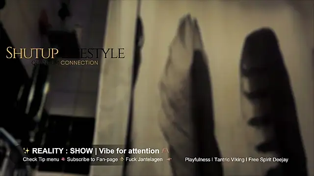 Snapshot of SwingWingWomanSweden chatting on December 2025 09:43:02 PM SwingWingWomanSweden online show from December 2025 09:43:02 PM