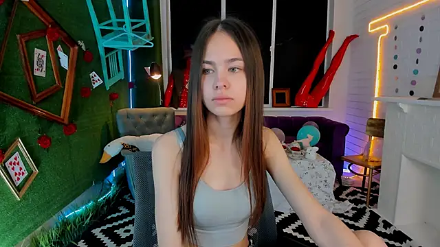 Snapshot of UliaNeer chatting on September 2025 05:07:01 AM UliaNeer online show from September 2025 05:07:01 AM