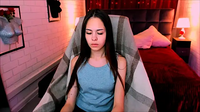 Snapshot of UliaNeer chatting on November 2025 05:07:02 AM UliaNeer online show from November 2025 05:07:02 AM