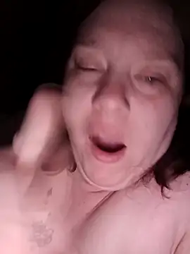 Feuchtekitty92xh online show from March 2026 10:06:01 PM