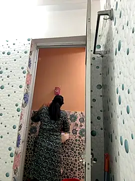 Snapshot of YOURMISTHI chatting on November 2025 07:40:01 AM YOURMISTHI online show from November 2025 07:40:01 AM