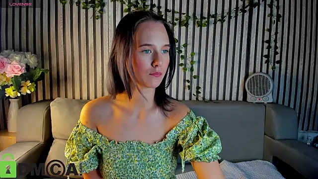 Snapshot of Casey_Sweeet chatting on November 2025 05:12:01 PM Casey Sweeet online show from November 2025 05:12:01 PM