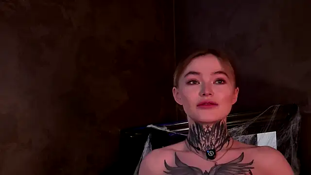 AriWild online show from November 2025 04:03:02 AM