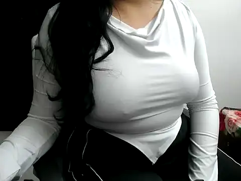 Snapshot of Roshi_Love chatting on June 2026 07:57:02 AM Roshi Love online show from June 2026 07:57:02 AM