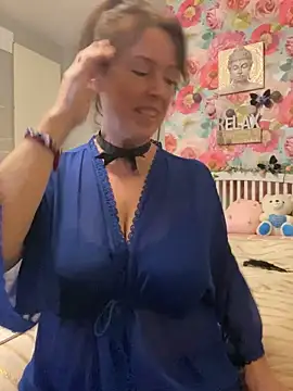 Sassylady online show from December 2025 09:22:01 PM