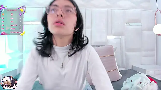 Snapshot of Im_Molly_Angel chatting on November 2025 01:33:02 PM Im Molly Angel online show from November 2025 01:33:02 PM