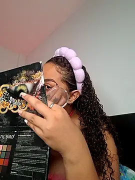 Snapshot of Nicoll_31 chatting on November 2025 10:41:02 PM Nicoll 31 online show from November 2025 10:41:02 PM